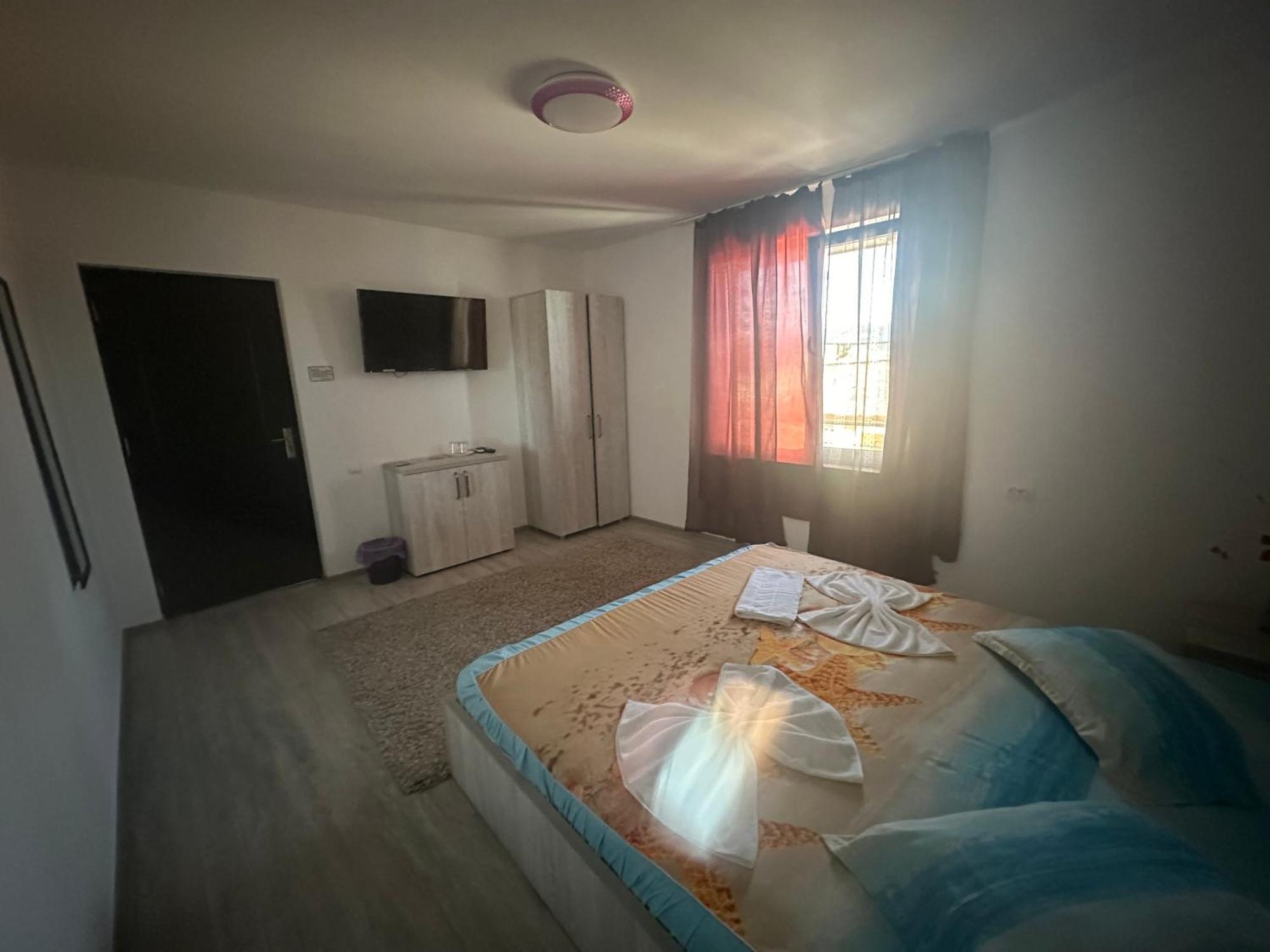 Casa Clau Hotel Orşova Екстериор снимка