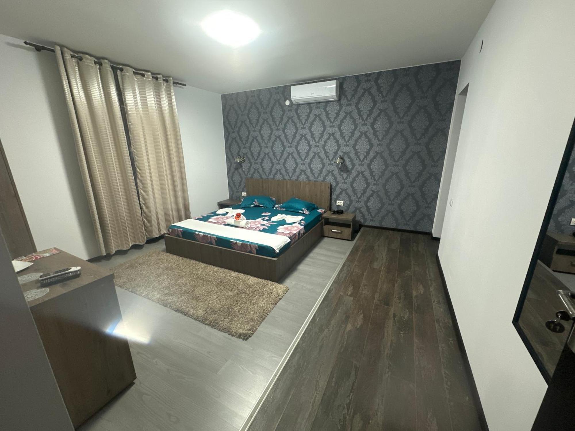 Casa Clau Hotel Orşova Екстериор снимка