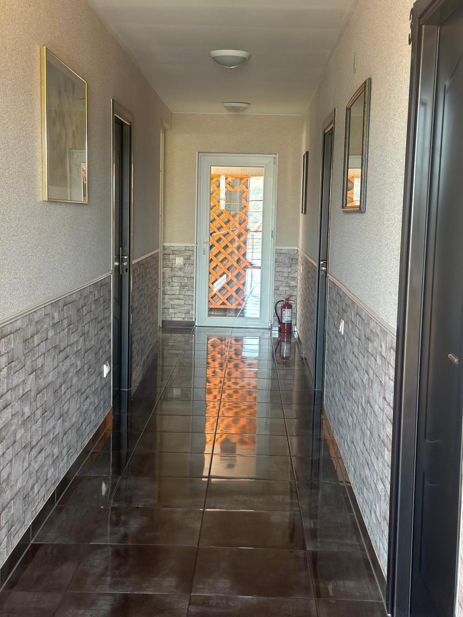 Casa Clau Hotel Orşova Екстериор снимка